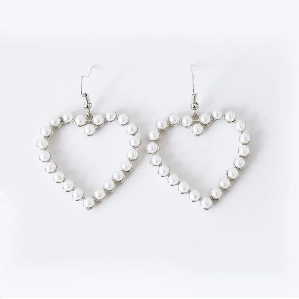 5/$25 HEART PEARL FAUX EARRINGS - Picture 12 of 13